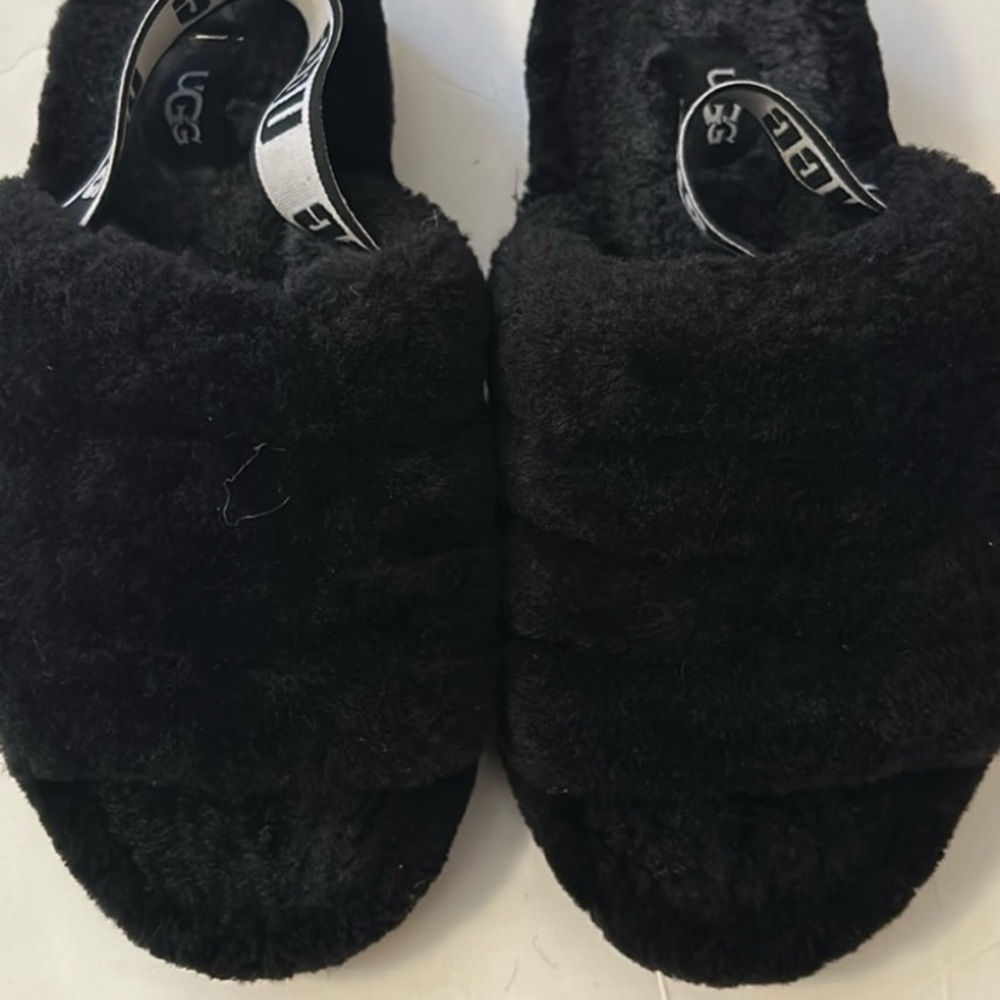 UGG  plush black-slink back slipper size-10 please read description Thank You